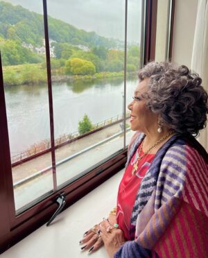Alcione Instagram - Adorei conhecer a Irlanda, que país lindo!
Já estou rumo à Suíça, pois quarta, 04/09 temos encontro marcado em Genebra. Espero vocês! (Equipe)

04/09 Palladium | Genebra/Suíça
06/09 Coliseu Porto | Porto/Portugal 
07/09 Coliseu dos Recreios | Lisboa/Portugal