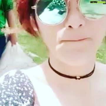 Alenta S. Hombing - 2.3K Likes - Edisi Kangen Karo Mamake..best duel partner..partner in crime..sosok yg ga pernah bs diem, hobby apapun upload medsos (slalu bertentangan dg ku), fashion, shopping, carrier woman, yang slalu ngajarin makan krupuk ga blh bunyi (rendam dlu pakai air liur🤦♀️), klo ketawa bibir hanya blh terbuka 2 jari paling lebar (biar manis), klo makan tangan ga blh nempel di meja (keliatan pemalas), klo diri hrs kaya poto model, klo duduk hrs ngerti kode2 sandi morse mama(artiny marah), ga blh bersandar di bahu mama ky ga punya tulang lemes2, hrs tegar kaya batu karang (bersandar sndri dlm hati aj) de el el,, she’s a figure with many rules, klo lakuin dluar itu melayang lah apa yg bs dilayangkan, mama slalu ga pernah bs diam di kantor dan dirumah, pernah satu waktu masuk fakultas tehnik dan smua mahasiswa berteriak nama mama merupakan kebanggaanku punya mama yang hanya lulusan SMA tp mampu menaklukan hal apapun itu..tp mama jgn terlalu keras lg ya samaku🥰i miss u mama @sidabutarroma