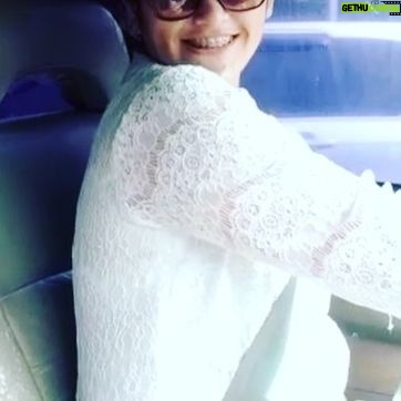 Alenta S. Hombing - 2.3K Likes - Edisi Kangen Karo Mamake..best duel partner..partner in crime..sosok yg ga pernah bs diem, hobby apapun upload medsos (slalu bertentangan dg ku), fashion, shopping, carrier woman, yang slalu ngajarin makan krupuk ga blh bunyi (rendam dlu pakai air liur🤦♀️), klo ketawa bibir hanya blh terbuka 2 jari paling lebar (biar manis), klo makan tangan ga blh nempel di meja (keliatan pemalas), klo diri hrs kaya poto model, klo duduk hrs ngerti kode2 sandi morse mama(artiny marah), ga blh bersandar di bahu mama ky ga punya tulang lemes2, hrs tegar kaya batu karang (bersandar sndri dlm hati aj) de el el,, she’s a figure with many rules, klo lakuin dluar itu melayang lah apa yg bs dilayangkan, mama slalu ga pernah bs diam di kantor dan dirumah, pernah satu waktu masuk fakultas tehnik dan smua mahasiswa berteriak nama mama merupakan kebanggaanku punya mama yang hanya lulusan SMA tp mampu menaklukan hal apapun itu..tp mama jgn terlalu keras lg ya samaku🥰i miss u mama @sidabutarroma