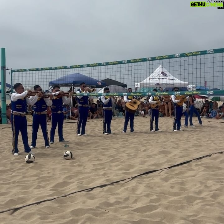 Alex Curry - 3.2K Likes - September is already off to an EPIC start!
From speaking at #USC to celebrating #love and birthdays (Granny’s gone wild style 😂) to Mariachi #RAMS on the beach, let’s keep the #GoodVibes rollin!