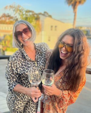 Alex Curry Instagram - September is already off to an EPIC start! 

From speaking at #USC to celebrating #love and birthdays (Granny’s gone wild style 😂) to Mariachi #RAMS on the beach, let’s keep the #GoodVibes rollin!