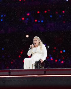 Actress Ali Stroker HD Photos and Wallpapers February 2025