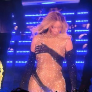 Alina Kovalenko Instagram - 👑🐝