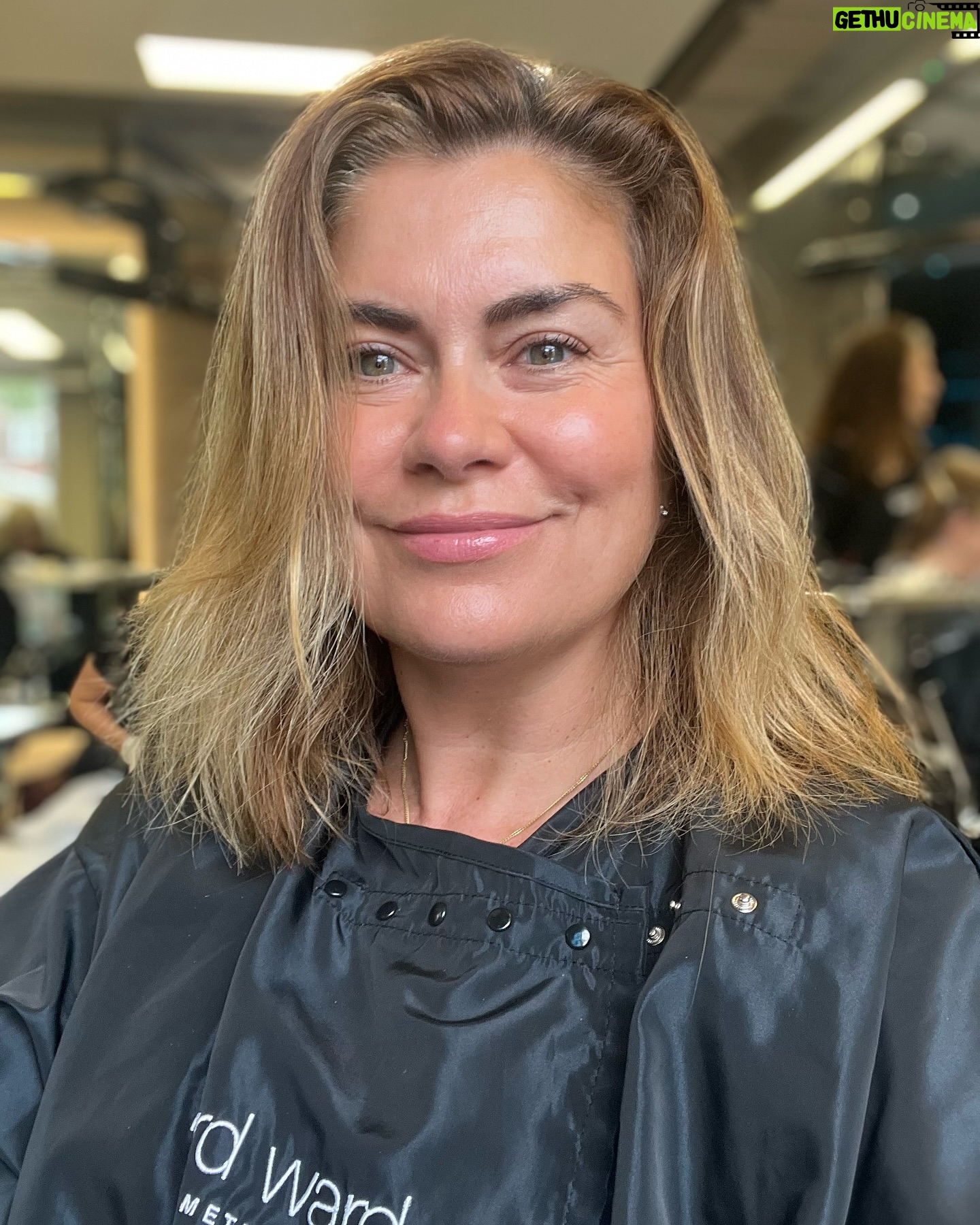 Amanda Lamb - 2.4K Likes - August was brutal to my hair. Swimming pools, quarries, water park rides, beaches, you name it I swam in it… fortunately mr @mariocolourcollection at @richardwardhair is a complete Godsend.. decided to lop a bit off too…. I feel like a weight has been lifted…
