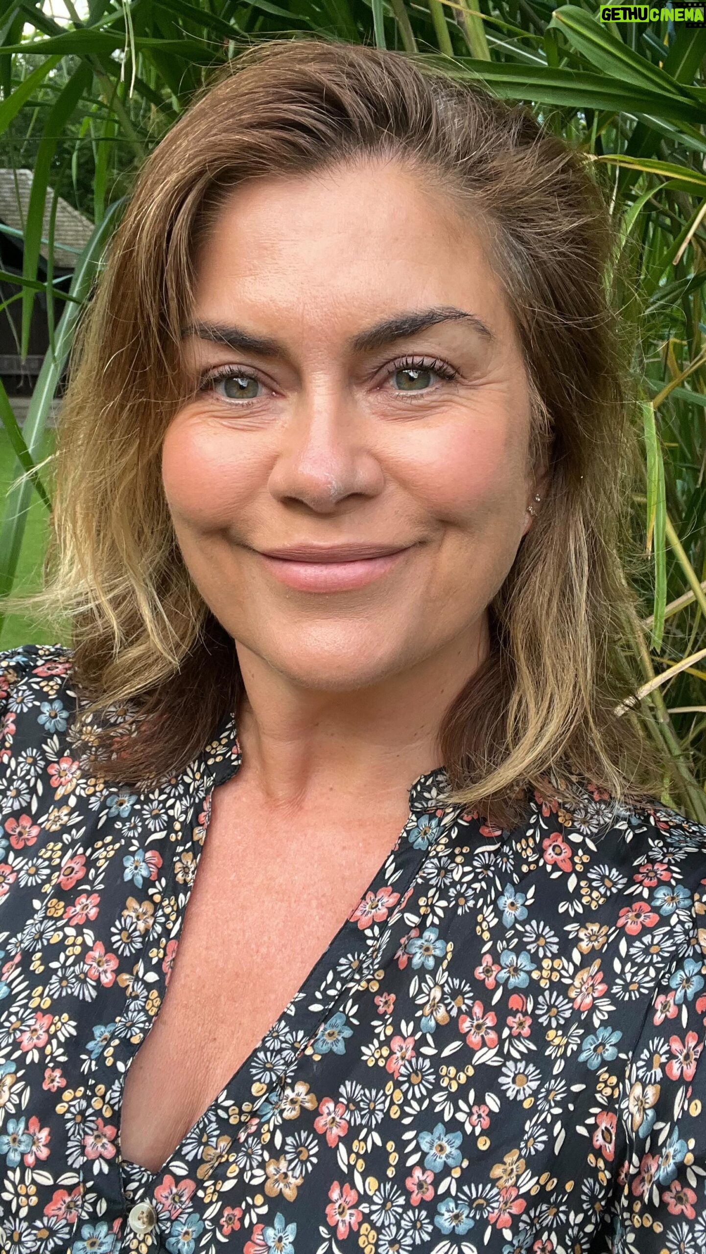 Amanda Lamb - 2.6K Likes - September resets…. Hands up who’s in?