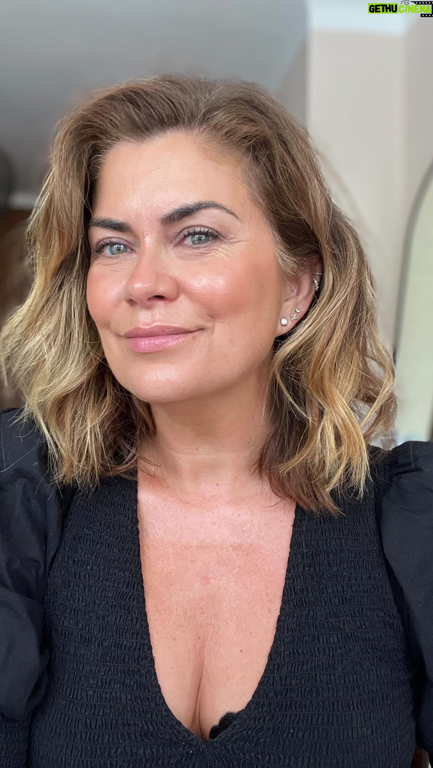 Amanda Lamb - 2.4K Likes - Too much fannying about today…. So I thought I’d fanny about some more and record this… all products linked over on stories….