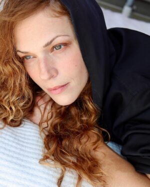 Amanda Righetti Instagram - a sweet diary of an #nyc press day with #gorgeous @amanda.righetti for her film @reaganmovie out now 🎥 we started with evening on the town look 🌃 and worked our way back to early morning #coffee ☕️ #linkinbio #amandarighetti
•
•
makeup/photos: @tina_turnbow #editorinchief
