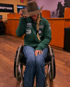 Actress Amberley Snyder HD Photos and Wallpapers January 2025