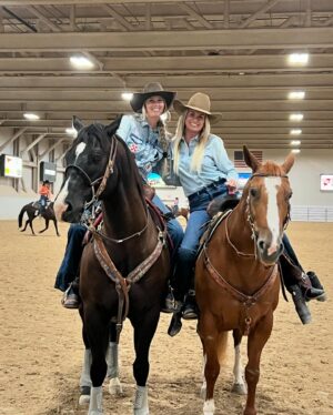Amberley Snyder Instagram - ❣️ Just some BTS at BB4B!! ❣️

Love my crew!! (Missing aubs- she was behind the camera 📸)

#amberleysnyder #walkriderodeo #bb4b