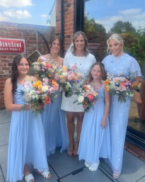 Amelia Lily Instagram - Huge Congratulations to my brother and sister in law 🤍 honestly what a day🥹 Niall and Catherine I’m so happy for you both and love you both so much! 🤍