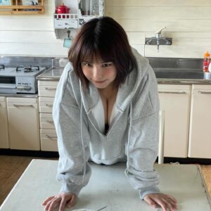 Amisa Miyazaki Instagram - オフショット📸
・
パーカー女子