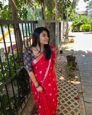 Ammu Abhirami Instagram - Minuki Minuki Mena Minuki❤️🧿
Lady in red❤️ In her black Thar❤️🧿