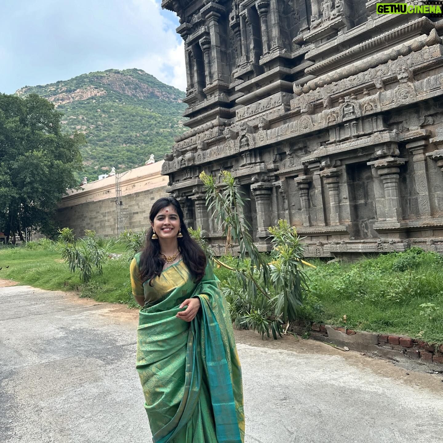 Amritha Aiyer - 281.8K Likes - Happy Ganesha Chaturthi 🙏🏻💐