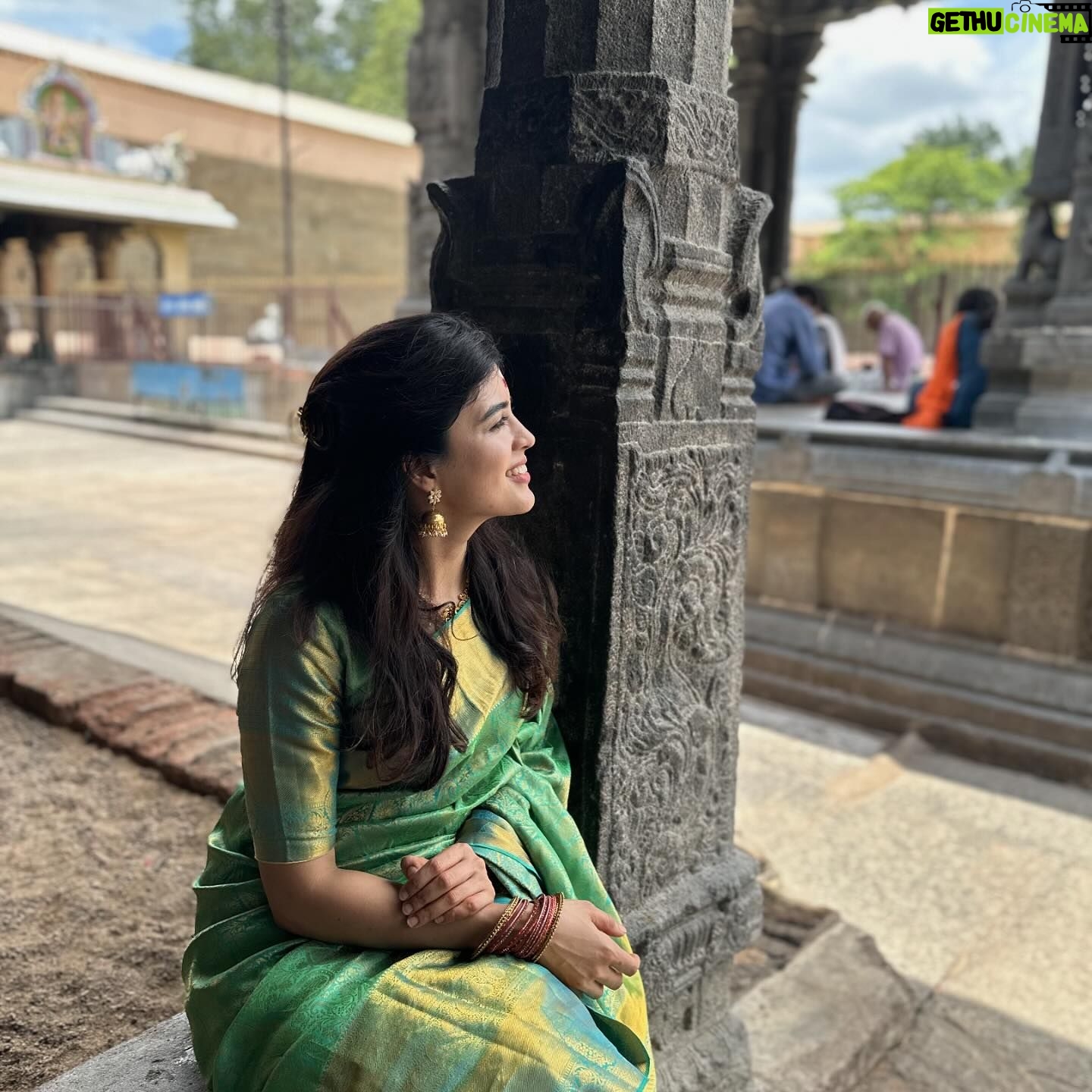Amritha Aiyer - 281.8K Likes - Happy Ganesha Chaturthi 🙏🏻💐