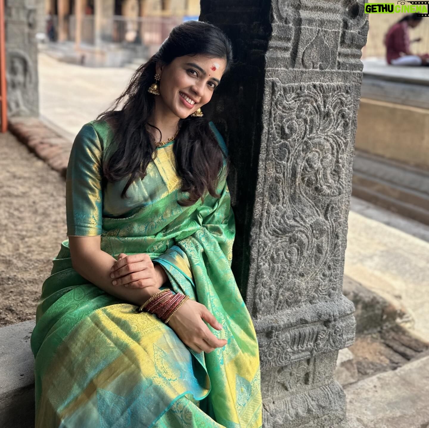 Amritha Aiyer - 281.8K Likes - Happy Ganesha Chaturthi 🙏🏻💐