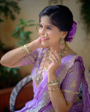 Amruta Deshmukh Instagram - Engrossed in my favourite colour 💜💜 
Absolute team work and dream work! ✨✨
This navvari and blouse is designed by: @srujana_by_ruttuja 
Make up: @swatighodke_mua_official 
Hair: @hairstylist_monabharane_pune 
Draping: @nilam_art1687 
Jewellery: @jizajewellerystudio 
Captured by : @krafty.lights