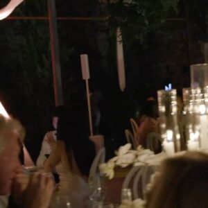 Amy Jackson Instagram - After the ceremony we swayed our way to our candlight dinner for speeches from
loved ones whilst serenaded by violins. A magician wondered the crowd whilst we all chatted and feasted! After that we made our way passed a dessert table named after our beloved Carole and Peter to cut our cake designed by the incredible @chefdamianocarrara

📸 @corbingurkin