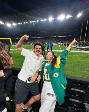 Ana Hikari Instagram - Eu vivi um sonho ontem! Quando comecei a assistir os jogos, nunca pensei que pudesse ver um aqui no meu país. É felicidade que não cabe em mim!!! Ainda sem palavras pra descrever tudo!!! É NFL!! É CADA VEZ MAIS NOSSO !!! Obrigada @nfl e @nflbrasil por esse momento! Obrigada meu time do coração @packers ❤️🏈🫶🇧🇷

_____________

I lived a dream yesterday! When I started watching the games, I never thought I could see one here in my country. It’s happiness that doesn’t fit in me!!! Still no words to describe everything!!! It’s NFL!! IT IS MORE AND MORE OURS!!! Thank you my favorite team of all times @packers ❤️🏈 🇧🇷 @packers.br NFLThreads

thank you so much @nfl @packers @packers.br @marriottbonvoy @courtyardhotels for the whole amazing experience!

ad