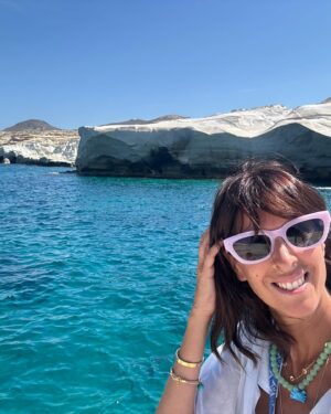 Ana Marques Instagram - Há sítios q parecem impossíveis 🇬🇷

#grecia
#milos
#familytrip 
#anamarques 
#portuguesecinquentona