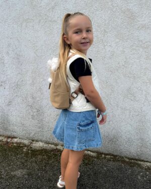 Anaïs Sanson Instagram - C’est le grand jour!!!
Lila rentre en grande section et Loan c’est sa dernière année à la crèche.

Bonne rentrée mes amours 🥹🫶🏻 
Et belle rentrée à vos loulous♥️ça s’est bien passé chez vous?

#family#mum#mumlife#rentrée