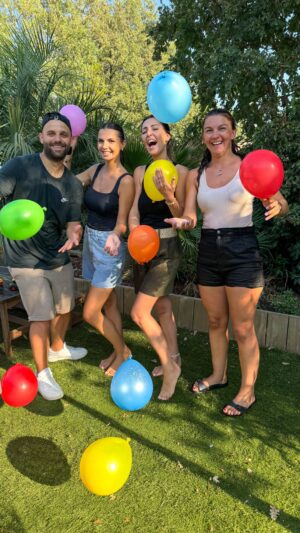 Anaïs Sanson Instagram - Soit tu trouves, soit tu es mouillé 🤣