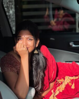 Ananthika Sanilkumar Instagram - when you are too cool for the shade 🙂‍↔️✨