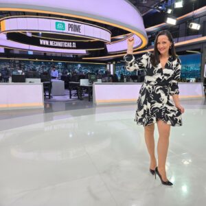 Andrea Aristegui Instagram - Comienza la semana dieciochera y tu tipo 💃🇨🇱💫