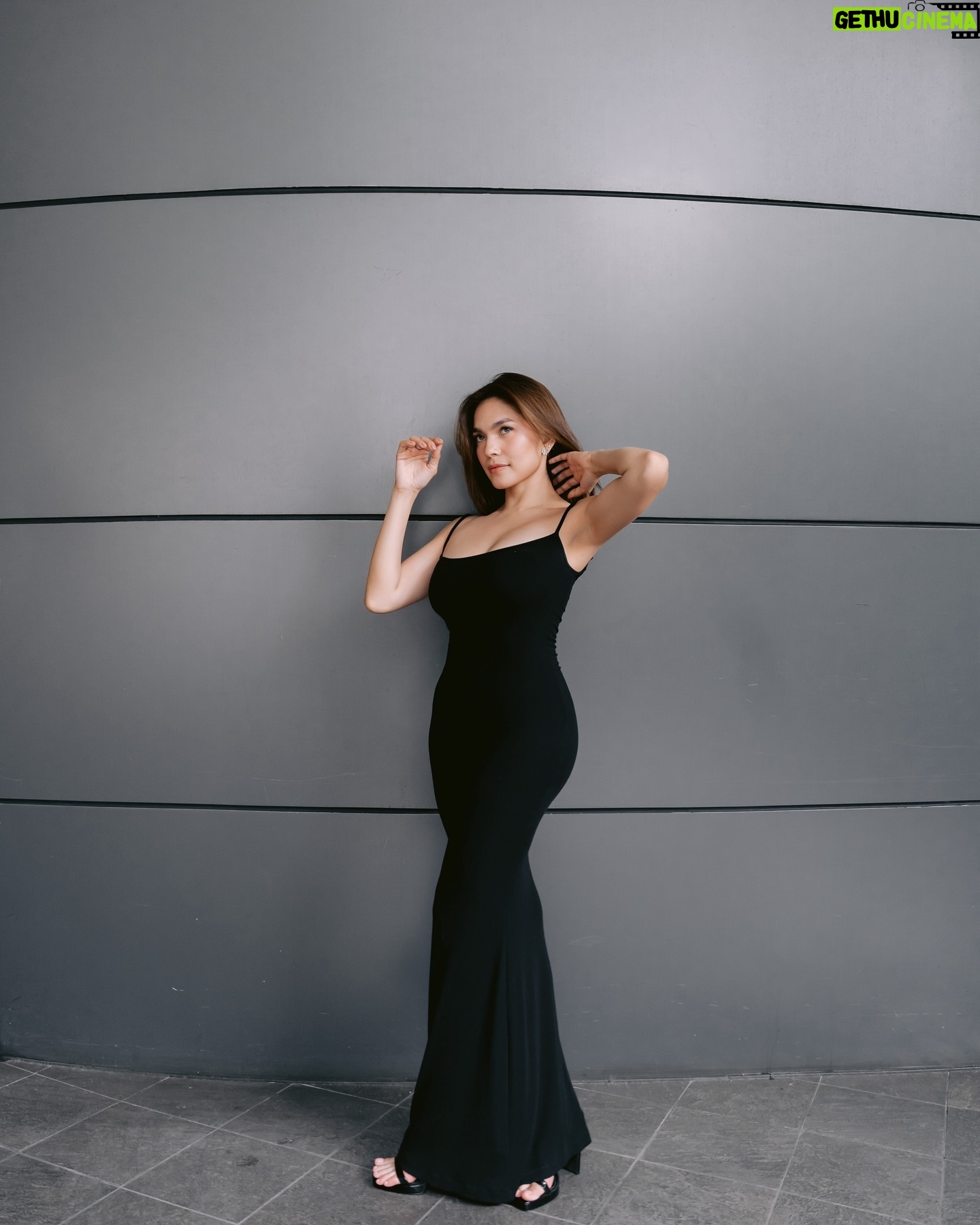 Andrea Torres - 14.2K Likes - & herself