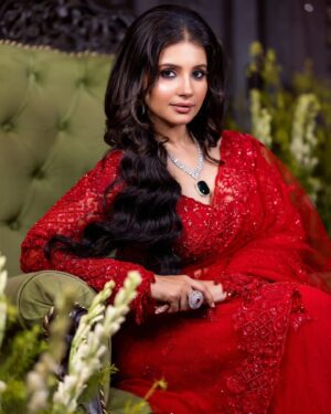 Angana Roy Instagram - September and sarees. ❤️

Amidst everything that is going on, it took me some time to post anything related to work but work has to continue alongside of protests.
Long live the revolution! 

Love,
A

Makeup by the lovely @makeupbyrakhisuman
Photography : @parthaadhikary_official 
Wardrobe : @kalighataindia 
Jewellery : @vanityjewels10 
Studio : @starcraft_insta

#photoshoot #september #redsaree #fashionshoot #longliverevolution #differentlook #lookbook #postoftheday #sareelove #glammakeup #anganaroy #sareephotoshoot #eyegame