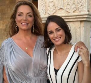 Angela Gerekou Instagram - Πάντα μαζί και τόσο ευτυχισμένοι να είστε όπως τώρα!!! 
Σας αγαπώ πολύ!!!❤️✨ @georgiou82 @simoni.chr