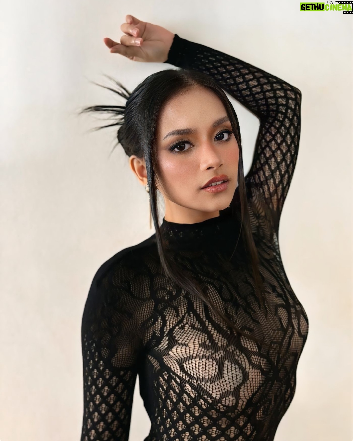 Angela Morena - 3 Likes -