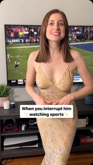 Angela Petruzziello Instagram - I’ve learned better than to do this. 

#comedy #skit #sports #actor #actress