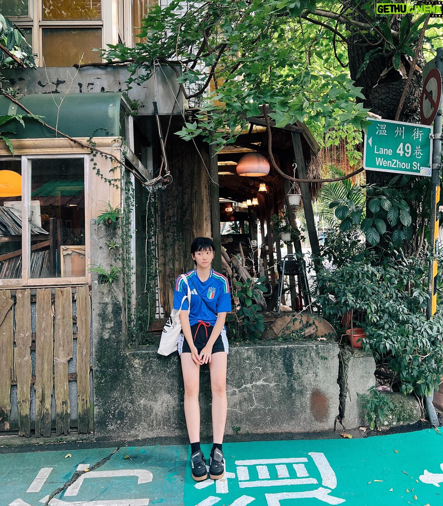 Angela Yuen - 16.2K Likes - A day in Taipei looks like this- breakfast alone, some mindful reading at 女書店 and undoubtably wrapping the night with football practice 🥹⚽️ (多謝超級可愛的大家陪我練基本功)