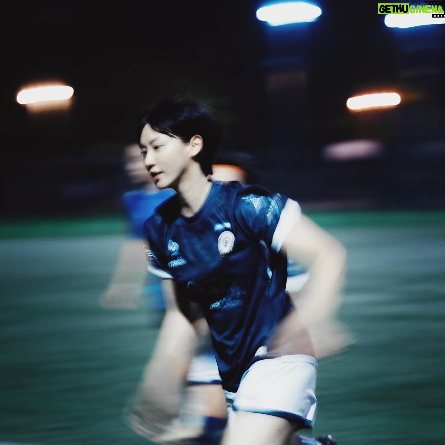 Angela Yuen - 37.5K Likes - 非常感謝民和公民 @unitedcitizen_wfc 俾我一齊跟隊練波 🙏🏻
本來好怕會打擾大家既操練,但得到隊員既熱烈歡迎我都感到有點措手不及 😭🥺
放心我不是放棄演員的本業,甚至是因為工作才開始準備的!未能告知是跟什麼有關,但就絕對跟少林女足無關 😂
聰教練話「技術不錯」就真是太厚道
我知自己暫時都未上到台面住!
但就絕對會懷住感恩的心努力練習!
