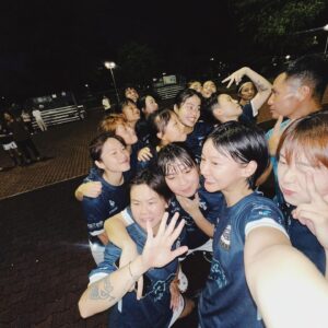 Angela Yuen Instagram - 非常感謝民和公民 @unitedcitizen_wfc 俾我一齊跟隊練波 🙏🏻 
本來好怕會打擾大家既操練，但得到隊員既熱烈歡迎我都感到有點措手不及 😭🥺

放心我不是放棄演員的本業，甚至是因為工作才開始準備的！未能告知是跟什麼有關，但就絕對跟少林女足無關 😂

聰教練話「技術不錯」就真是太厚道
我知自己暫時都未上到台面住！
但就絕對會懷住感恩的心努力練習！