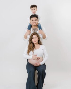 Angeline Quinto Instagram - Today I celebrate motherhood with all my heart ❤️ Ang journey na ito ay puno ng saya, pagod, at endless love. Sobrang saya maging ina, nakakataba ng puso ang bawat yakap, bawat tawa, at bawat milestone. I love you Kuya Sylvio, I love you Sylvia 🩷

📸 @cocoonstudioph