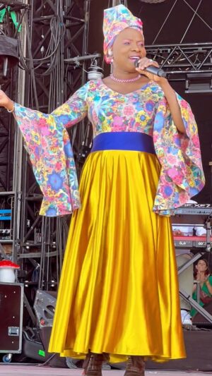 Angélique Kidjo Instagram - Singing JOY, my duet with @davido , on stage for the first time at @fetedelhumanite !!! #JOY @amenviana @david_donatien @gregorylouis971 @justwody @thierryvatonofficiel @audioprocess @kimeradesign