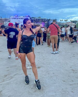 Angélique Mastio Instagram - 3 jours, c’était MAGIQUE @plageselectro 🔥

Merci pour tout, c’était incroyable, mes jambes s’en rappellent encore 🥳

Tu as été ?

#pe2024 #plageselectro #festival #cannes #techno #festivalseason #technomusic #party