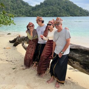 Angie Ang Instagram - Mokasi Padang… 🫶🏼 
Keindahan alam, kelezatan rendang dan dendeng, keramahan Urang awak 🫶🏼