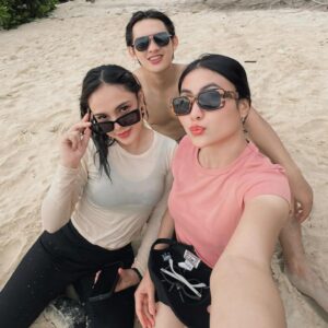 Angie Ang Instagram - Mokasi Padang… 🫶🏼 
Keindahan alam, kelezatan rendang dan dendeng, keramahan Urang awak 🫶🏼