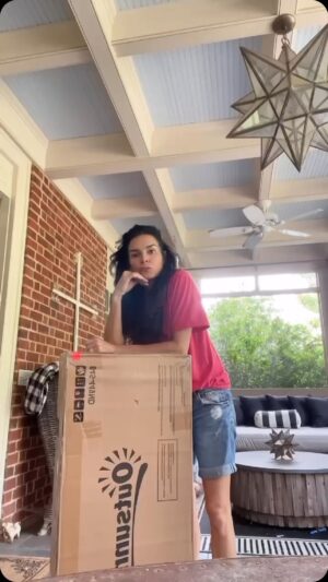 Angie Harmon Instagram - I had the BRILLIANT idea to assemble a SUPER cute potting bench… 
😳🤯🤔🫨🤮

𝙏𝙝𝙞𝙨 𝙞𝙨 𝙋𝙖𝙧𝙩 1 🤣

(extra bts footage on my subscription channel:))