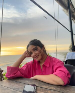 Anikha Instagram - sunset views ☀️