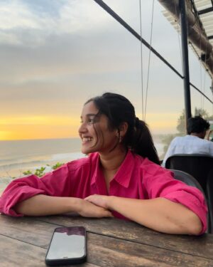 Anikha Instagram - sunset views ☀️