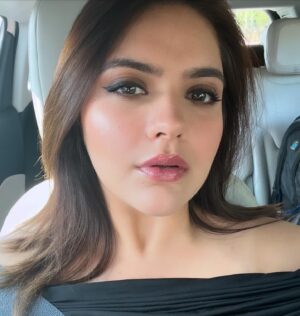 Anjali Anand Instagram - … she was the moon… but you sleep early✨