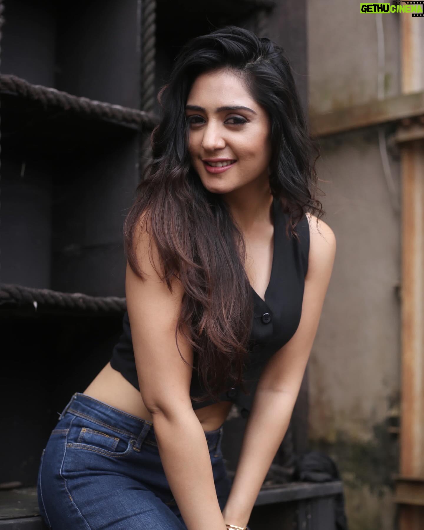 Anjali Tatrari - 46.7K Likes - Ik Waari Tak Le Mere Valo Hass Ke
Nikki Jihi Pyaar Wali Gall Koi Dass Ke 🖤
#anjalitatrari