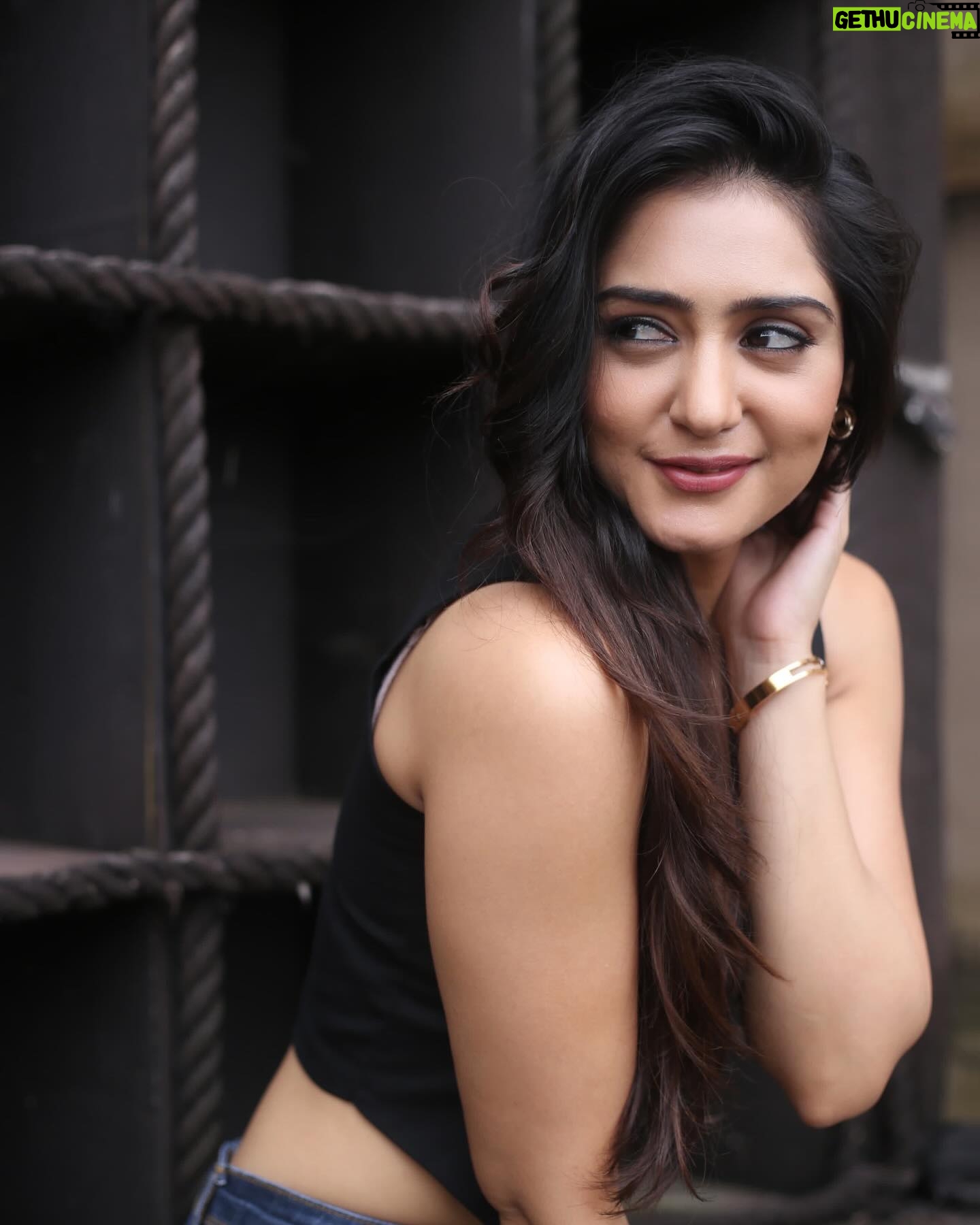 Anjali Tatrari - 46.7K Likes - Ik Waari Tak Le Mere Valo Hass Ke
Nikki Jihi Pyaar Wali Gall Koi Dass Ke 🖤
#anjalitatrari