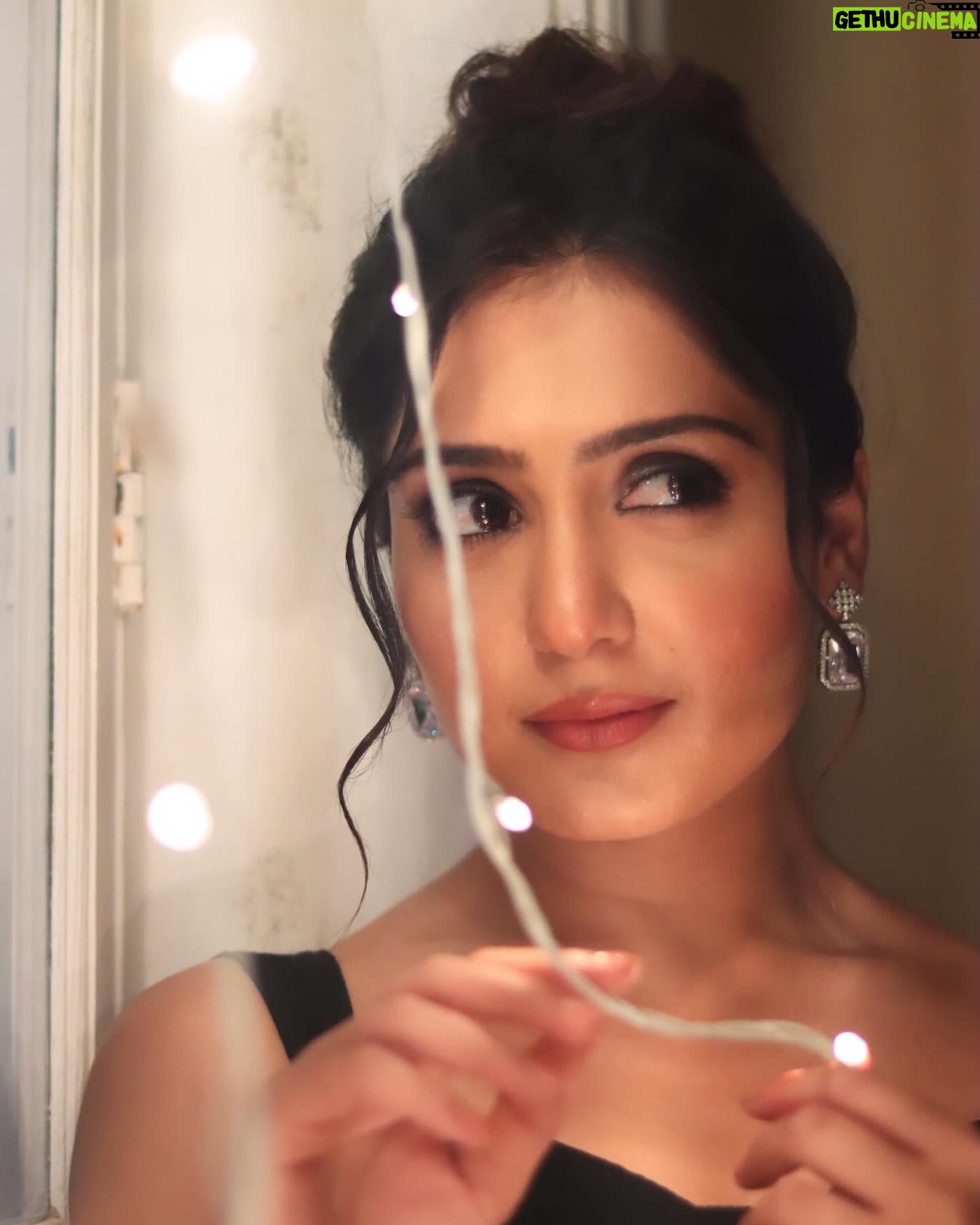 Anjali Tatrari - 44.2K Likes - You can’t be everything to everyone and nothing to yourself 💫
#anjalitatrari
