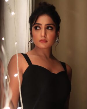 Anjali Tatrari Instagram - You can’t be everything to everyone and nothing to yourself 💫

#anjalitatrari