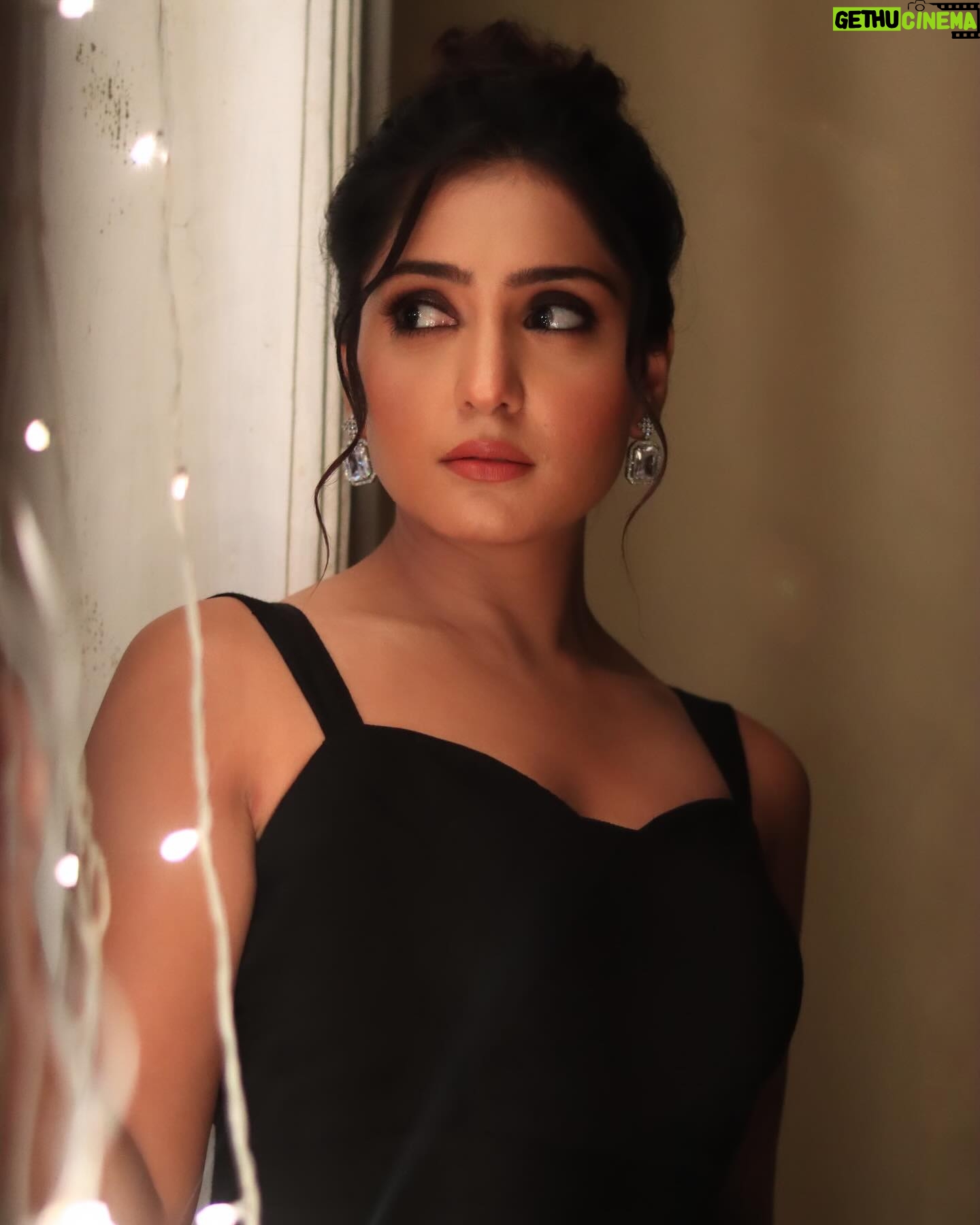 Anjali Tatrari - 44.2K Likes - You can’t be everything to everyone and nothing to yourself 💫
#anjalitatrari