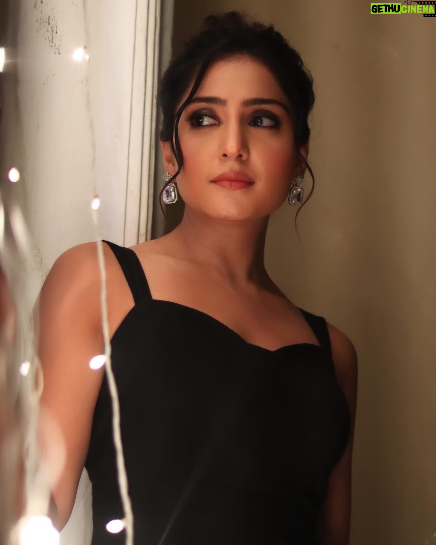 Anjali Tatrari - 44.2K Likes - You can’t be everything to everyone and nothing to yourself 💫
#anjalitatrari